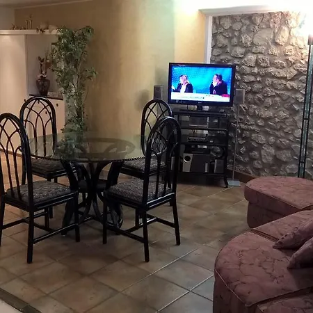 La Petie Maison Di Apricus Holiday home Olevano Romano